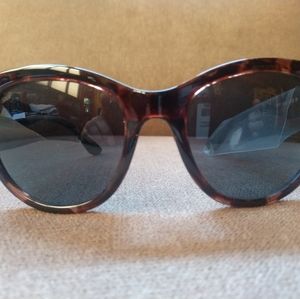 Costa Maya412 Shiny Coral Tortoise Gray 580P